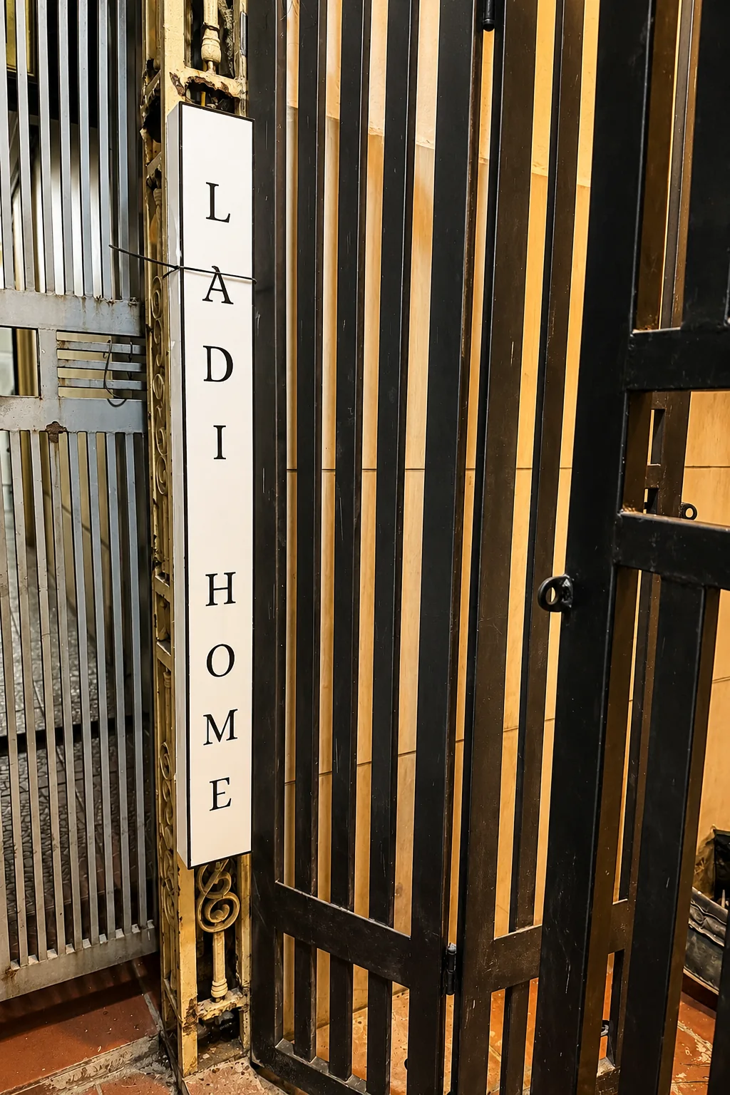 Cửa vào Ladi Homestay
